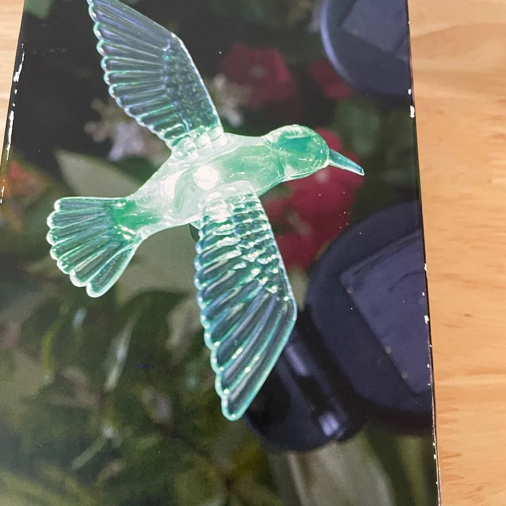 SolarHummingbird Stake - Color Changing Green - Picture 3 of 7